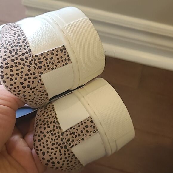 Universal THREAD CADEY MEMPRY FOAM SNEAKERS NEW 7.5 - Picture 4 of 8